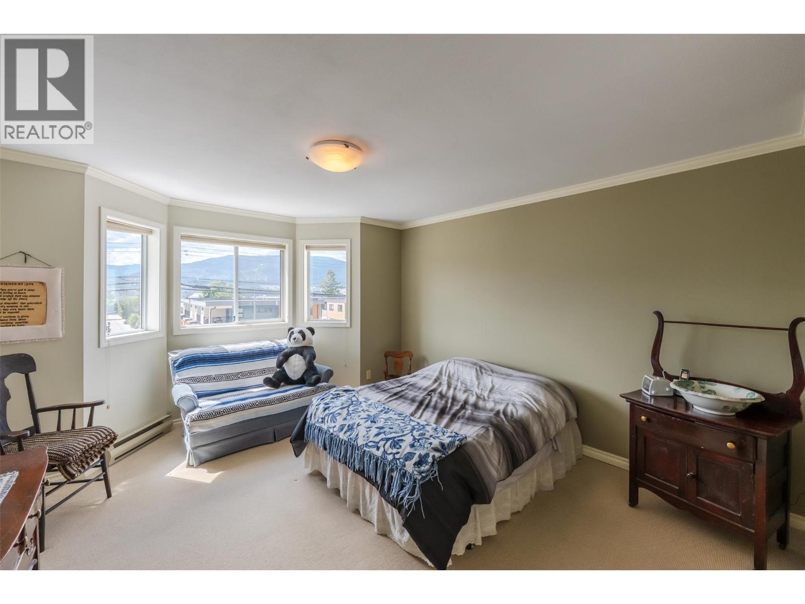 #203 965 King Street - 6