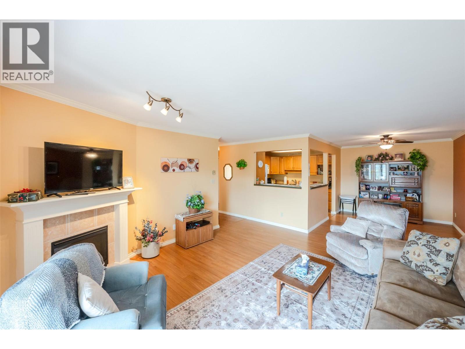 #203 965 King Street - 15