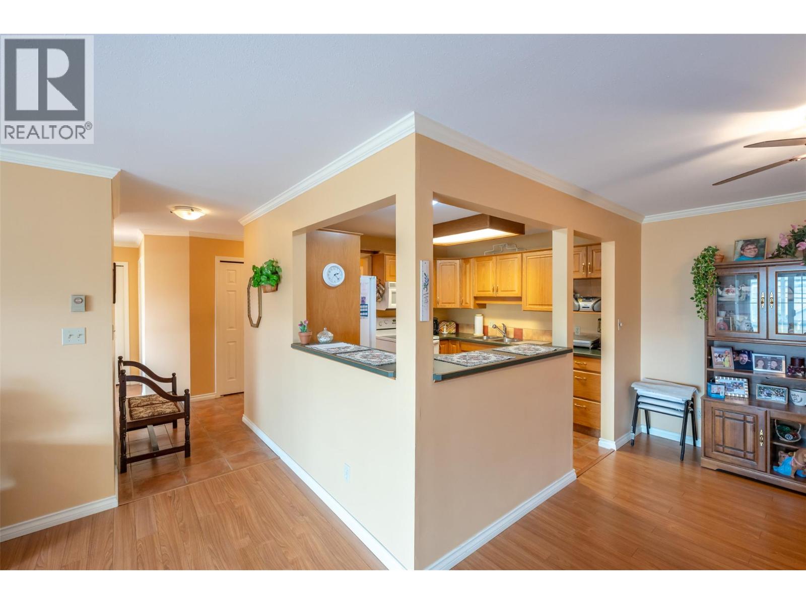 #203 965 King Street - 16
