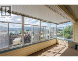 Living room - 965 King Street Unit# 203, Penticton, BC V2A8J4 Photo 9