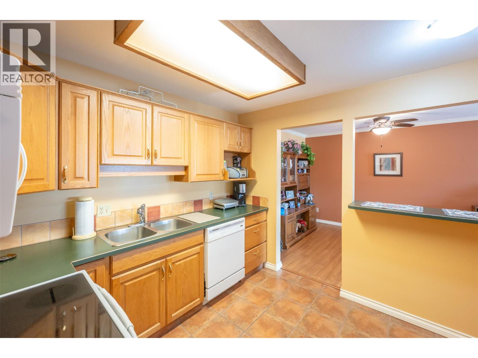 #203 965 King Street - 19