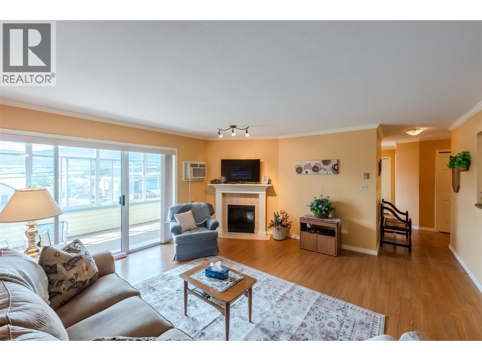 #203 965 King Street - 14