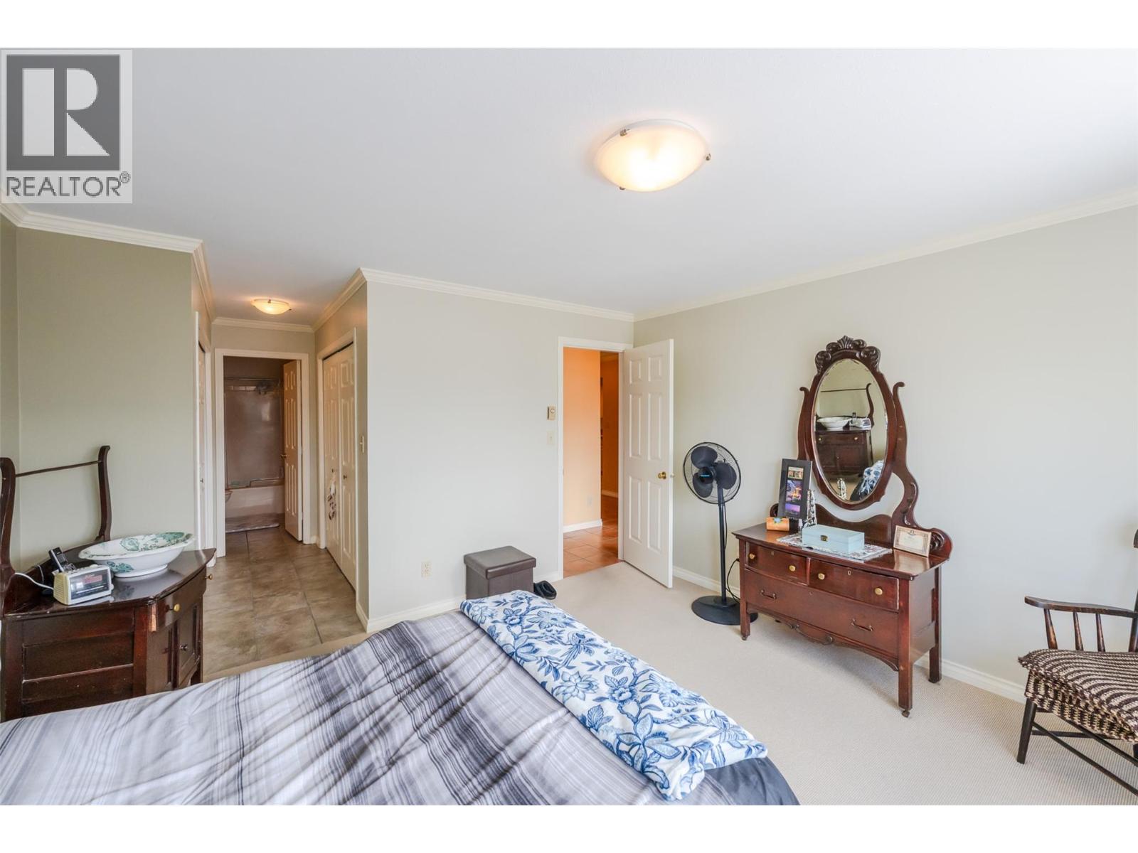 #203 965 King Street - 21