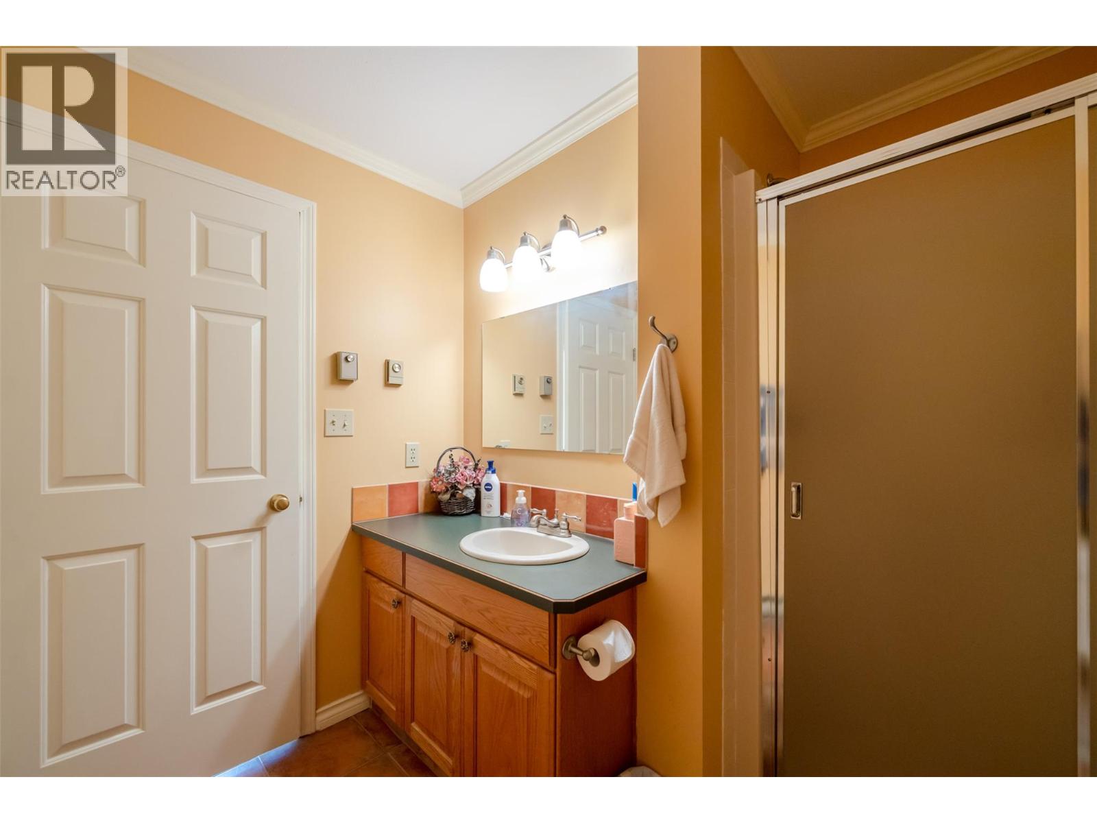 #203 965 King Street - 25