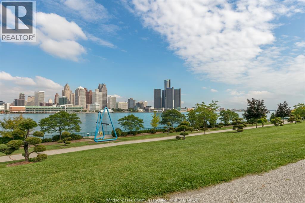 #1203 515 RIVERSIDE DRIVE West - 29