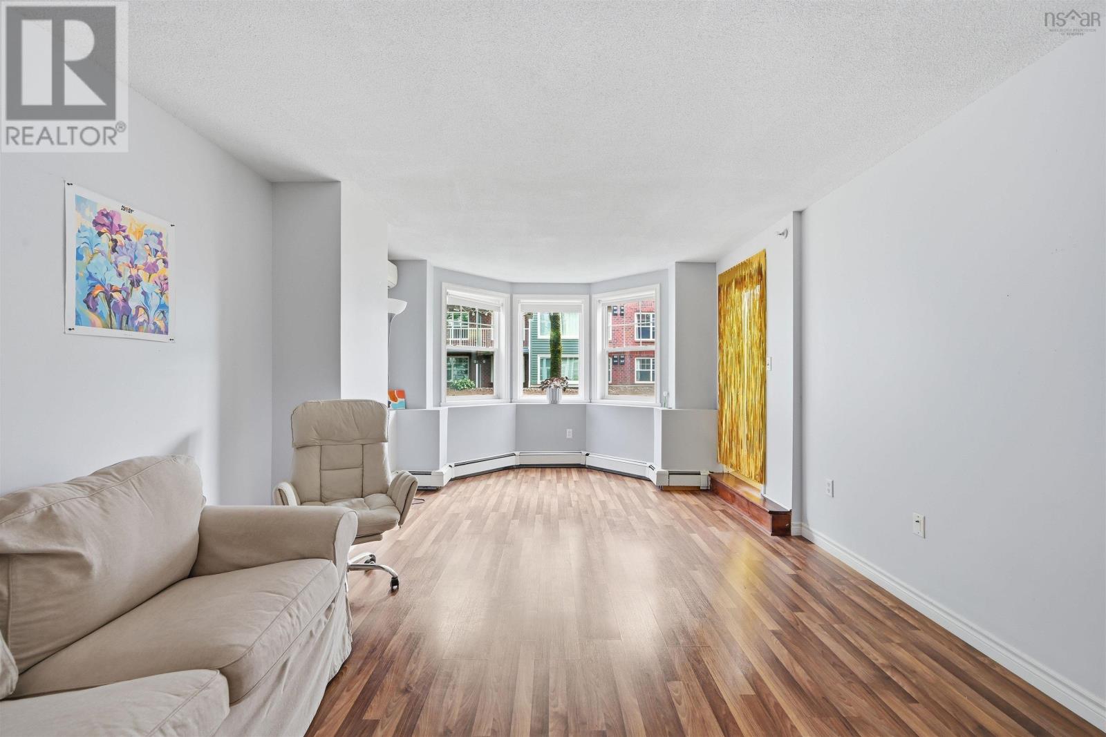#101 1041 Wellington Street - 15