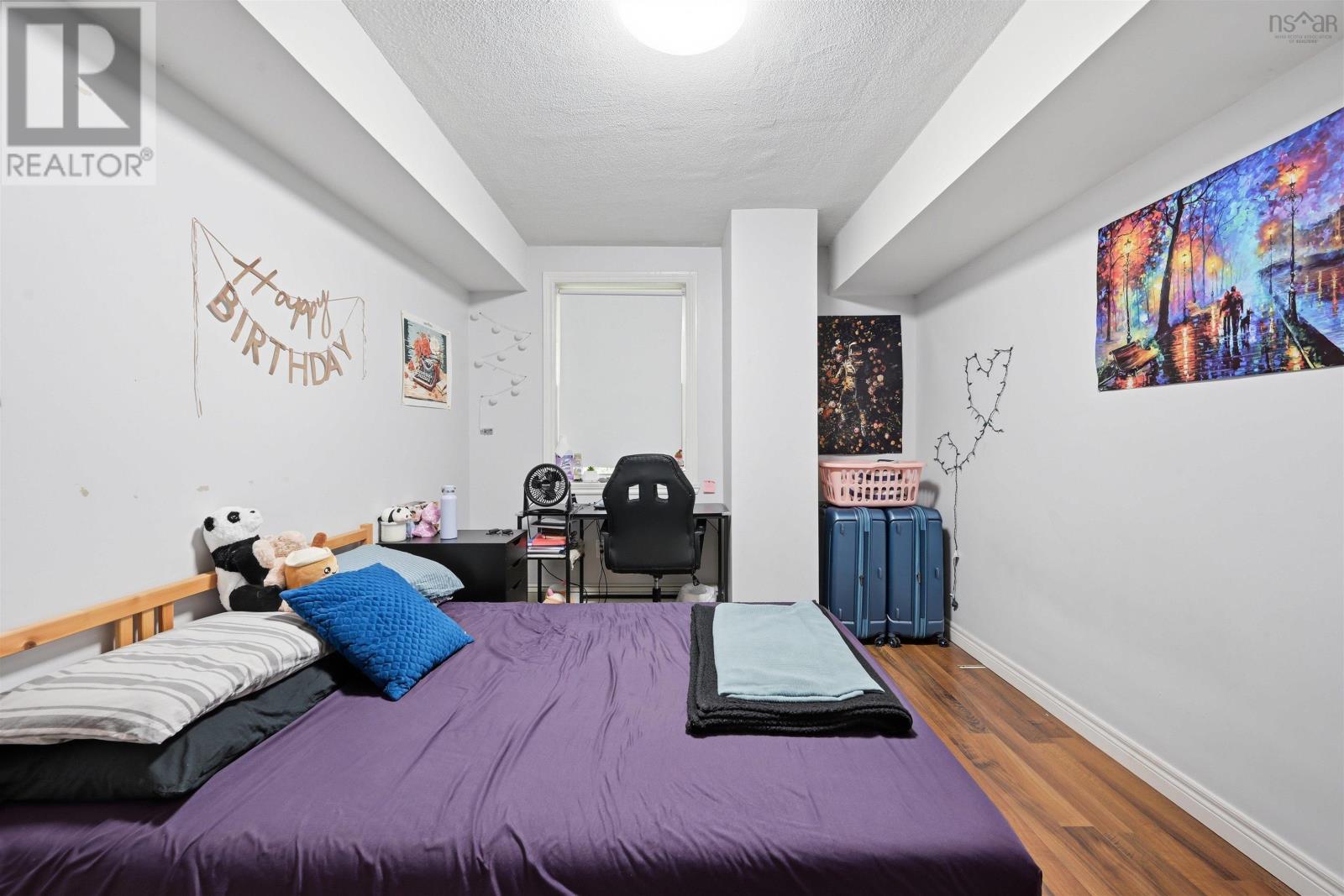 #101 1041 Wellington Street - 20