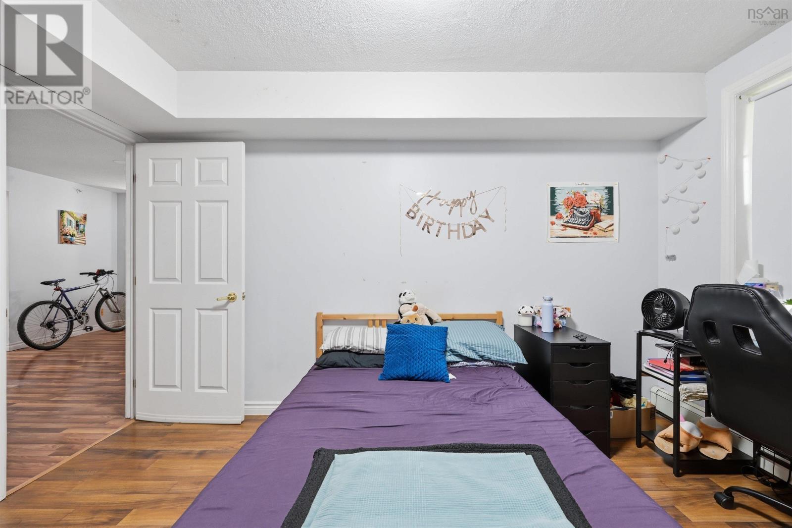 #101 1041 Wellington Street - 21