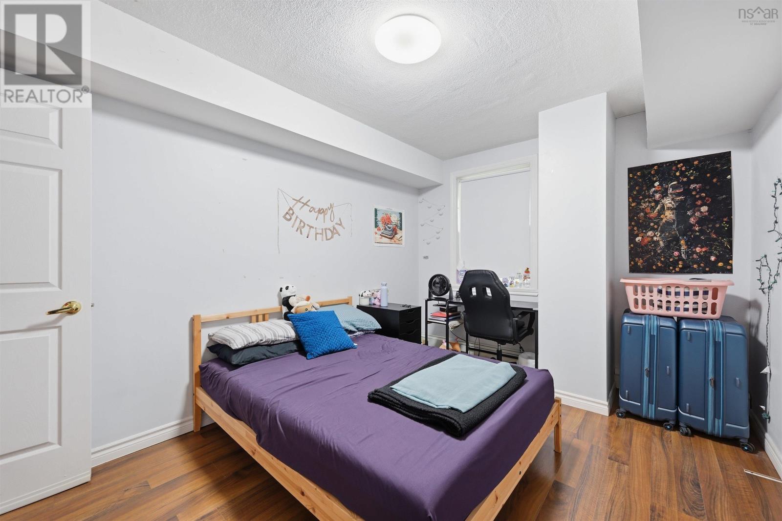 #101 1041 Wellington Street - 22