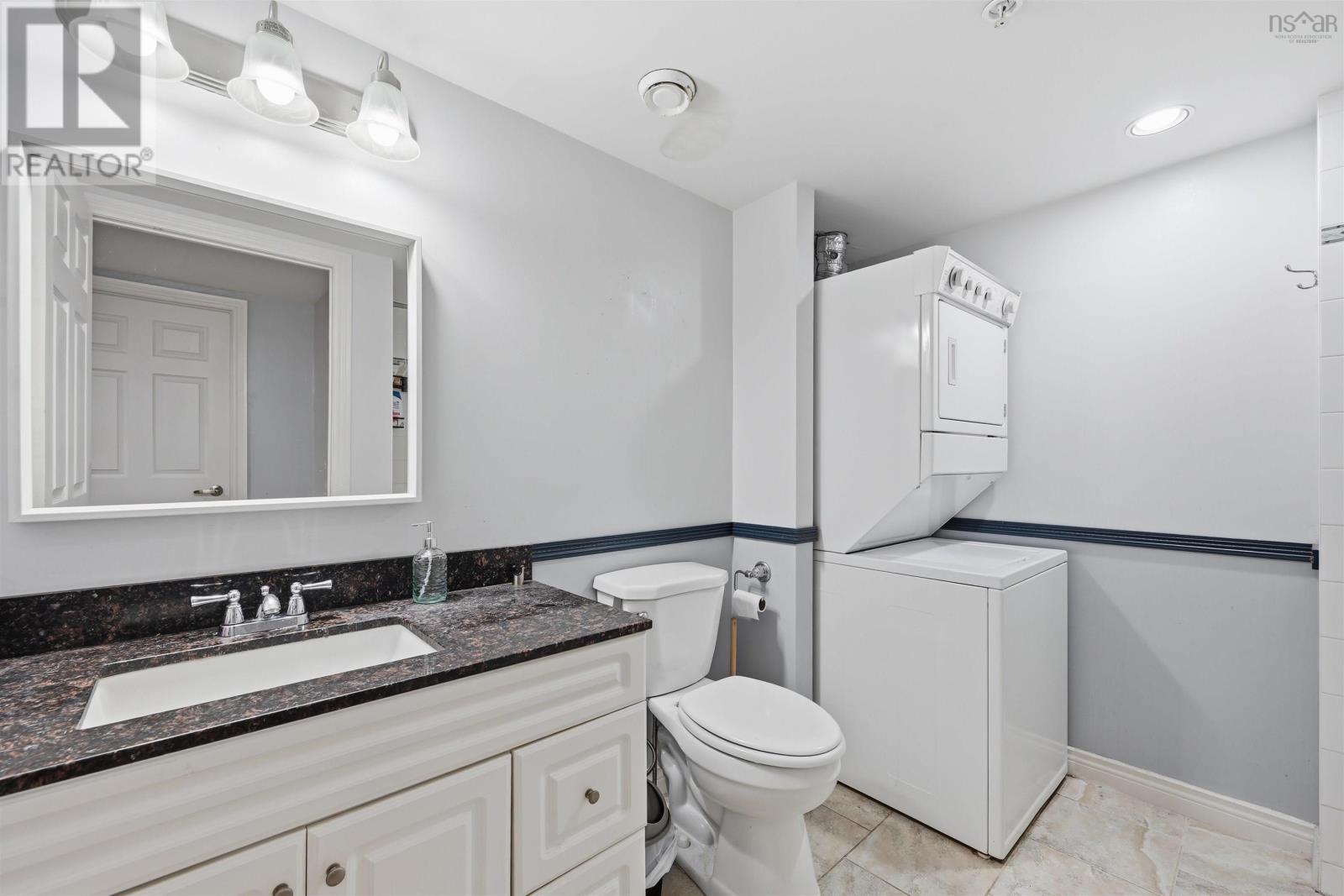 #101 1041 Wellington Street - 23