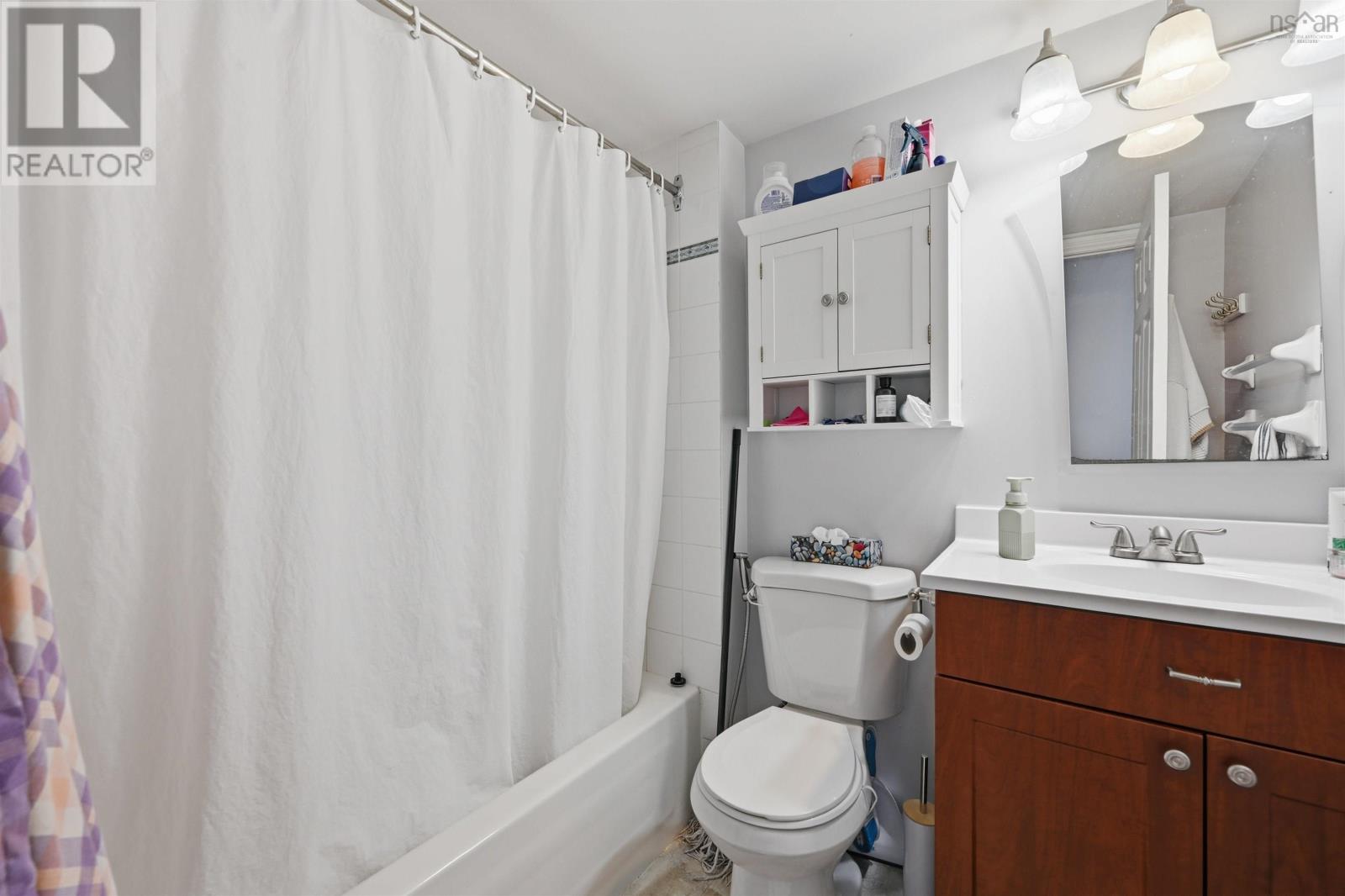 #101 1041 Wellington Street - 25