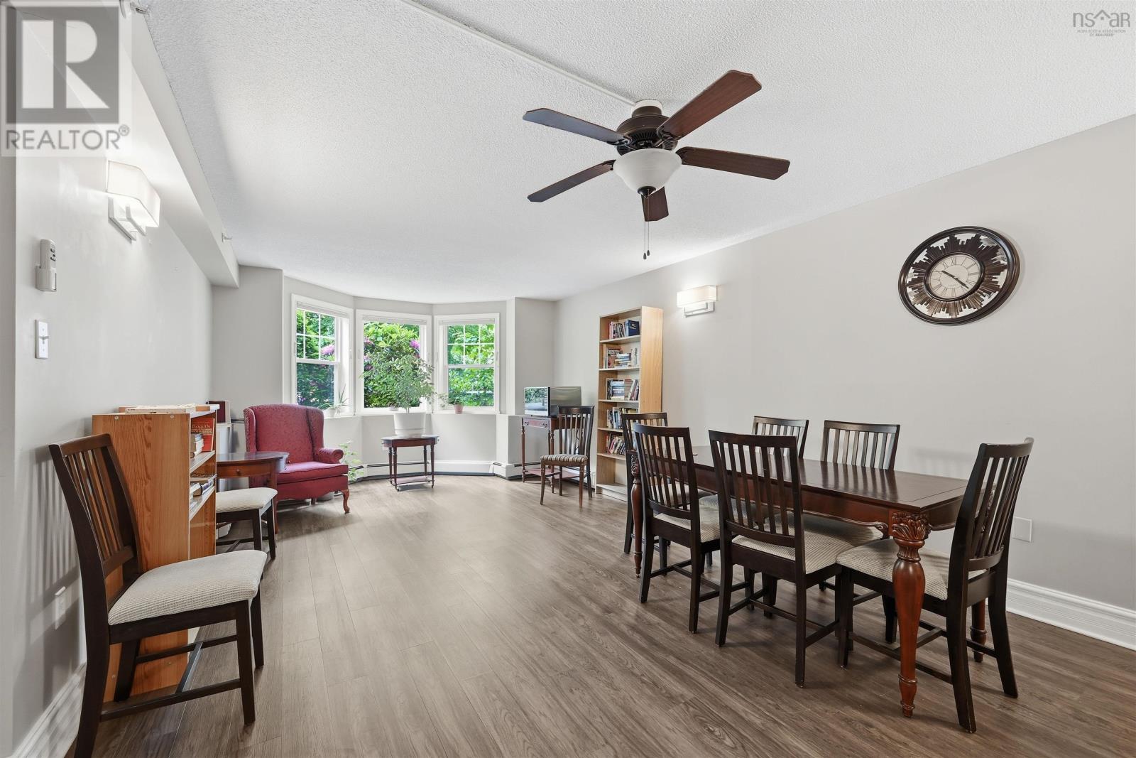 #101 1041 Wellington Street - 29