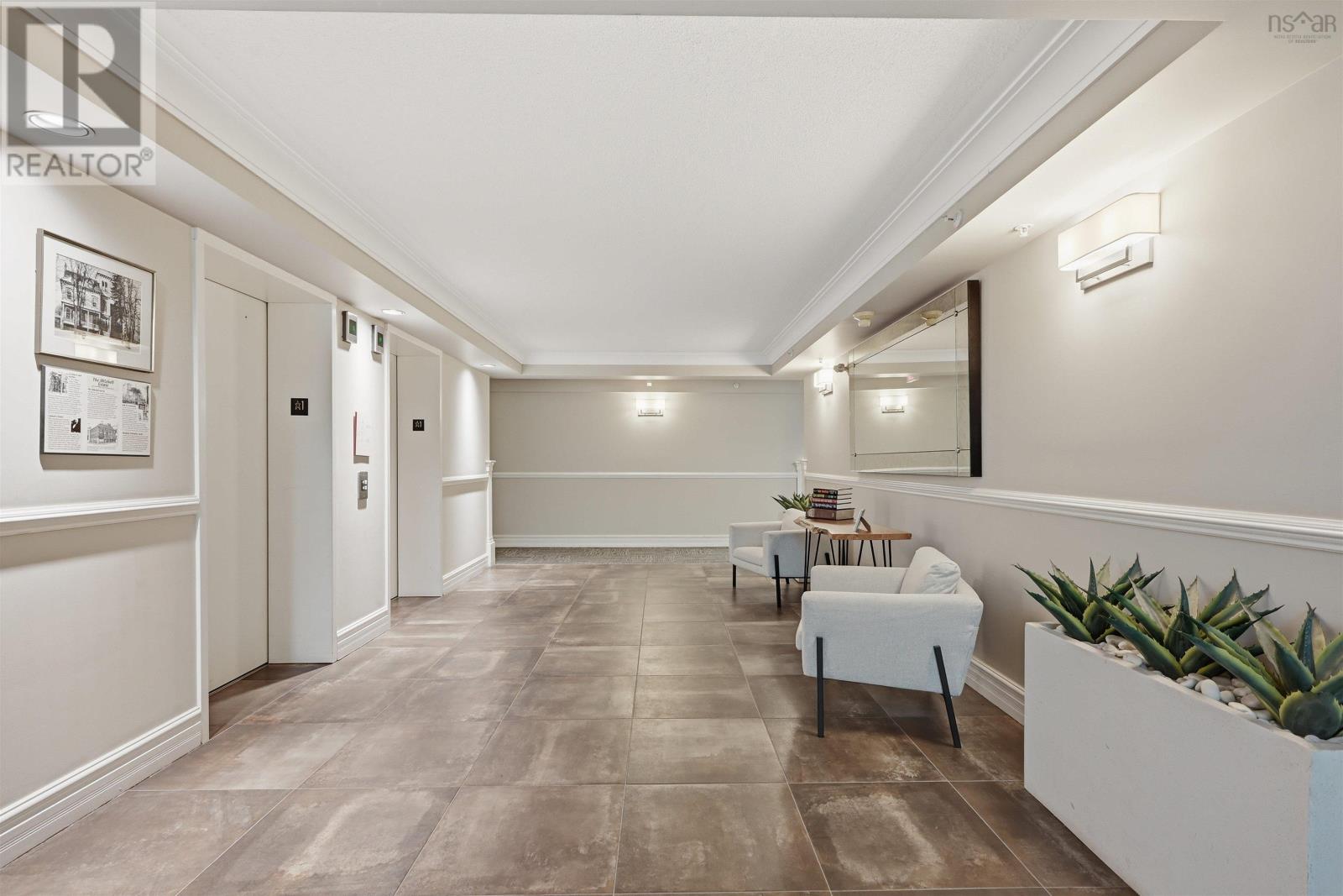 #101 1041 Wellington Street - 30