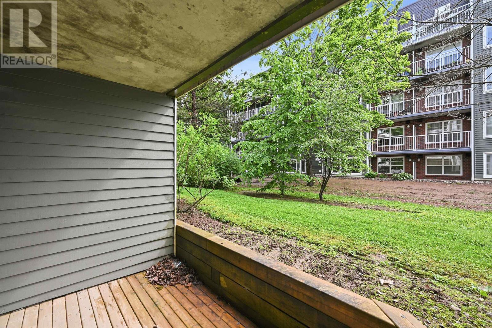 #101 1041 Wellington Street - 34