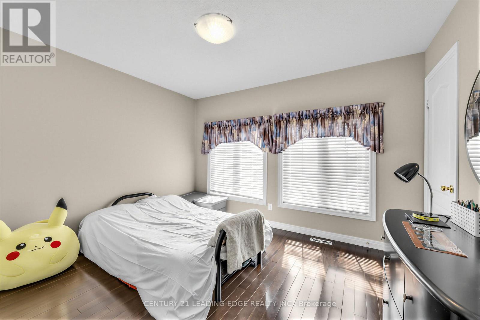 15 UPPER RIDGE COURT - 27