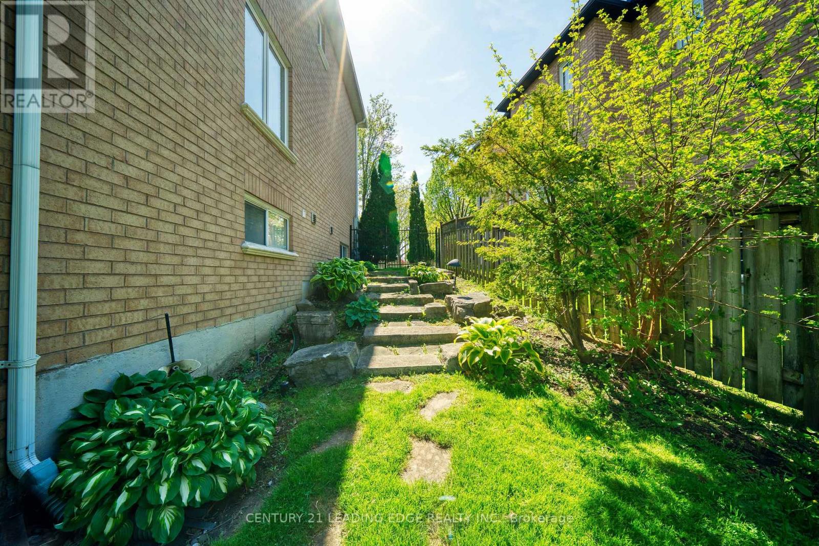 15 UPPER RIDGE COURT - 46