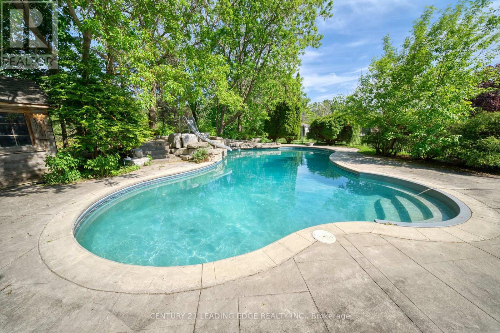 15 UPPER RIDGE COURT - 44