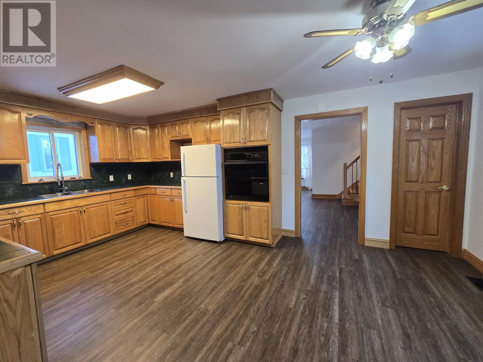 138 Lakeside AVE - 10