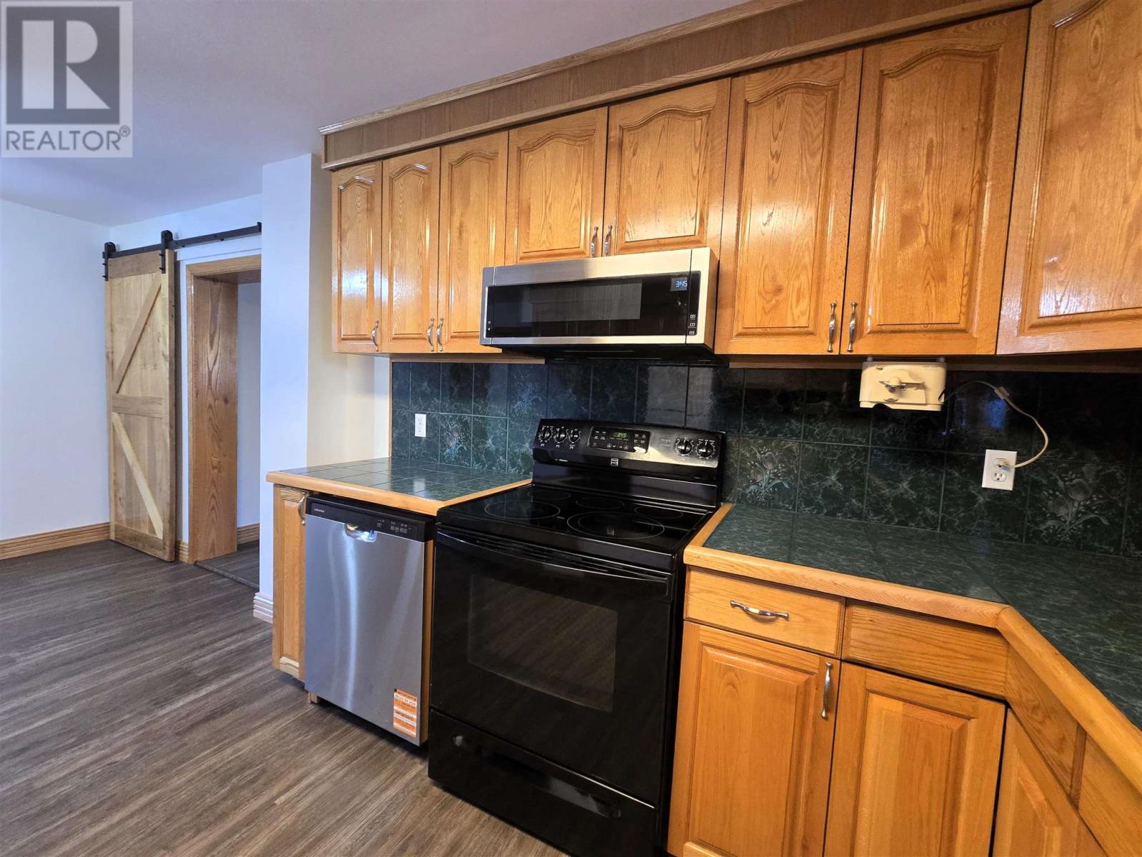 138 Lakeside AVE - 11