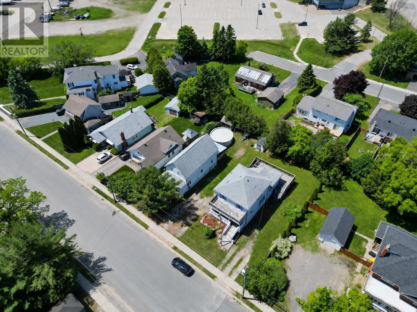 138 Lakeside AVE - 34