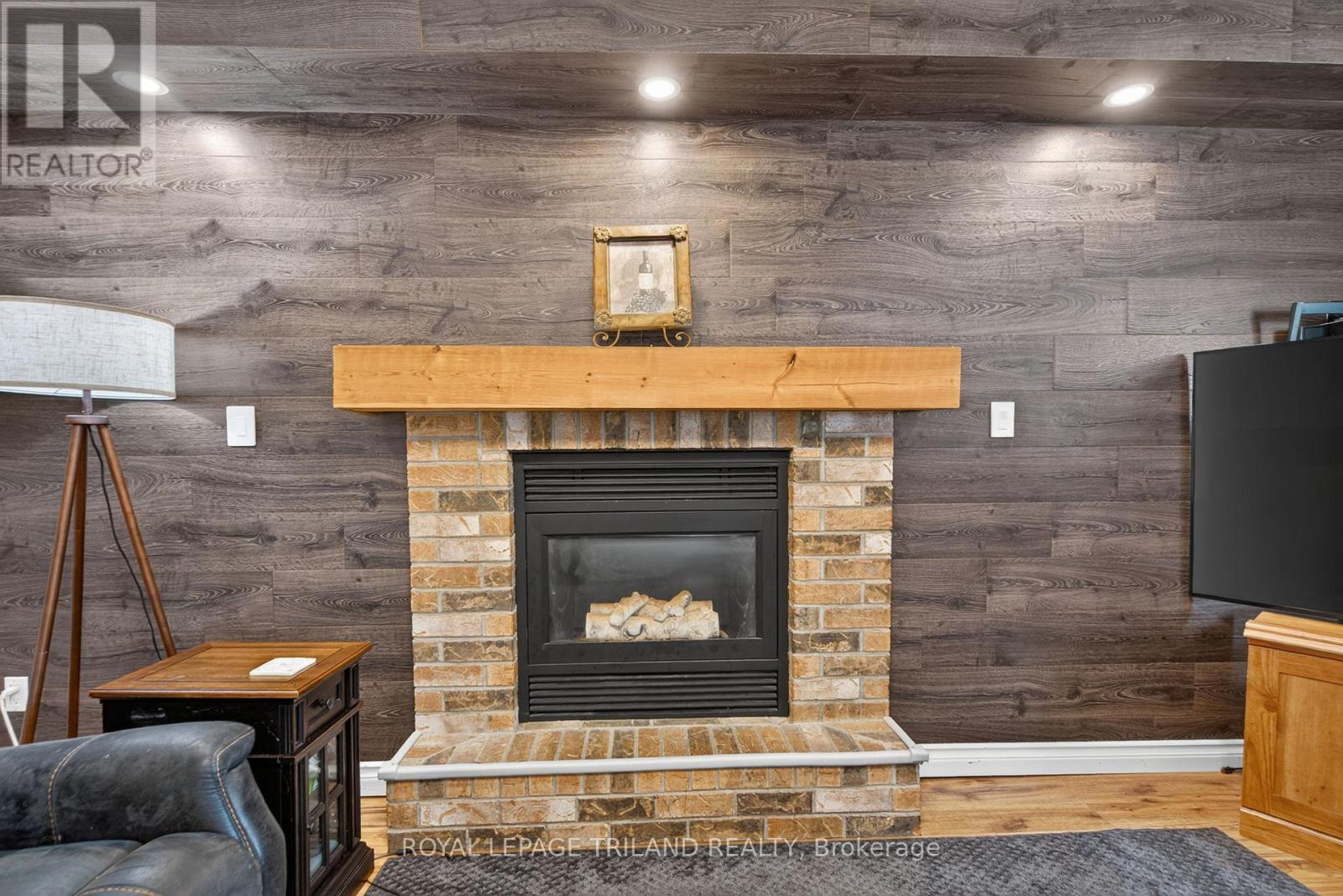 56 PARKVIEW CRESCENT - 22