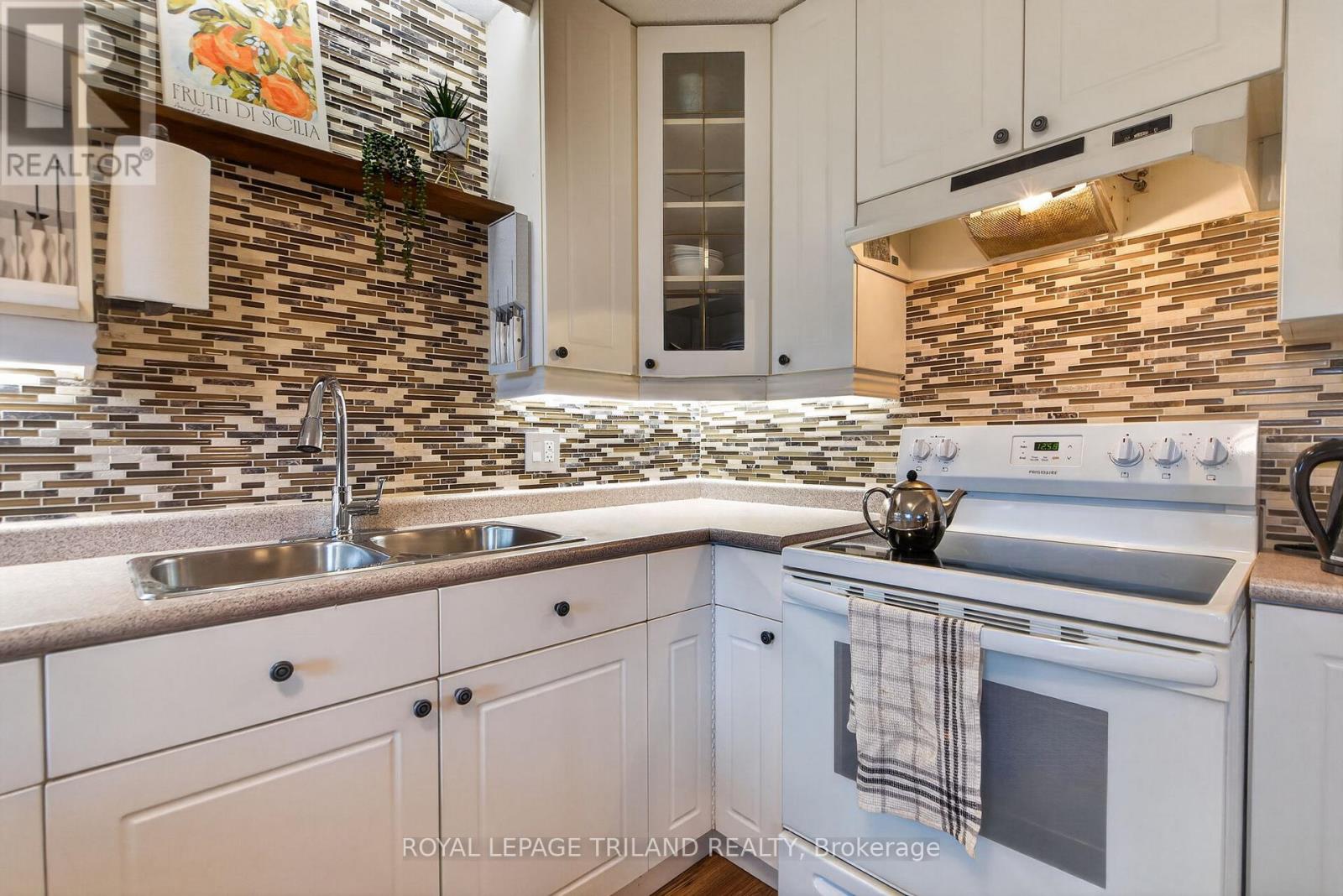 56 PARKVIEW CRESCENT - 25