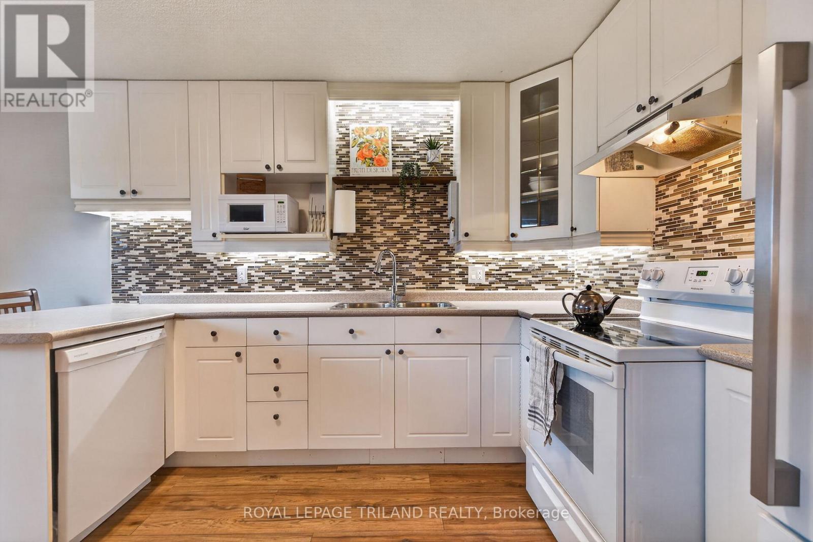 56 PARKVIEW CRESCENT - 26