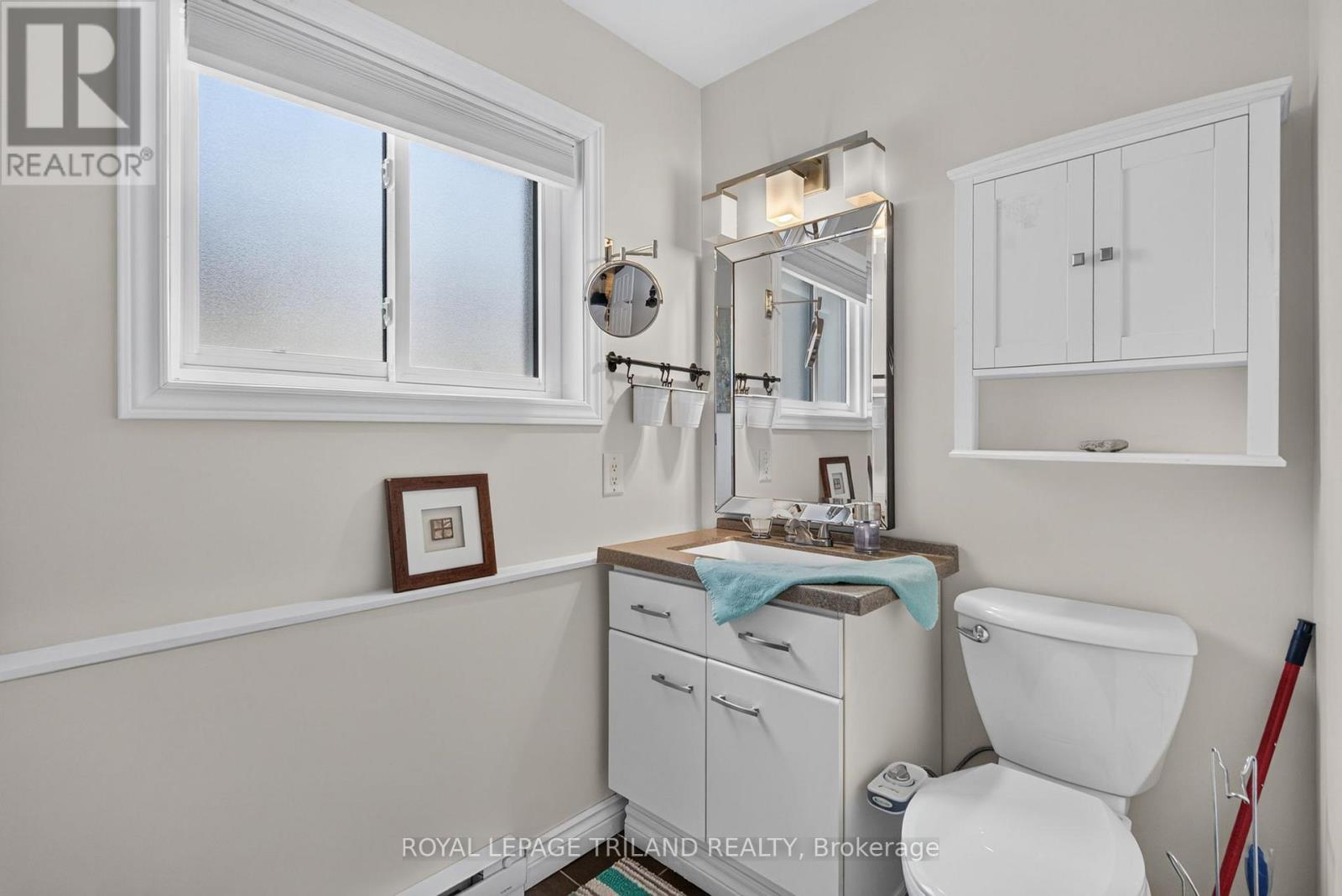 56 PARKVIEW CRESCENT - 27