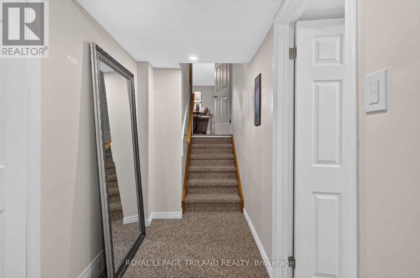 56 PARKVIEW CRESCENT - 29