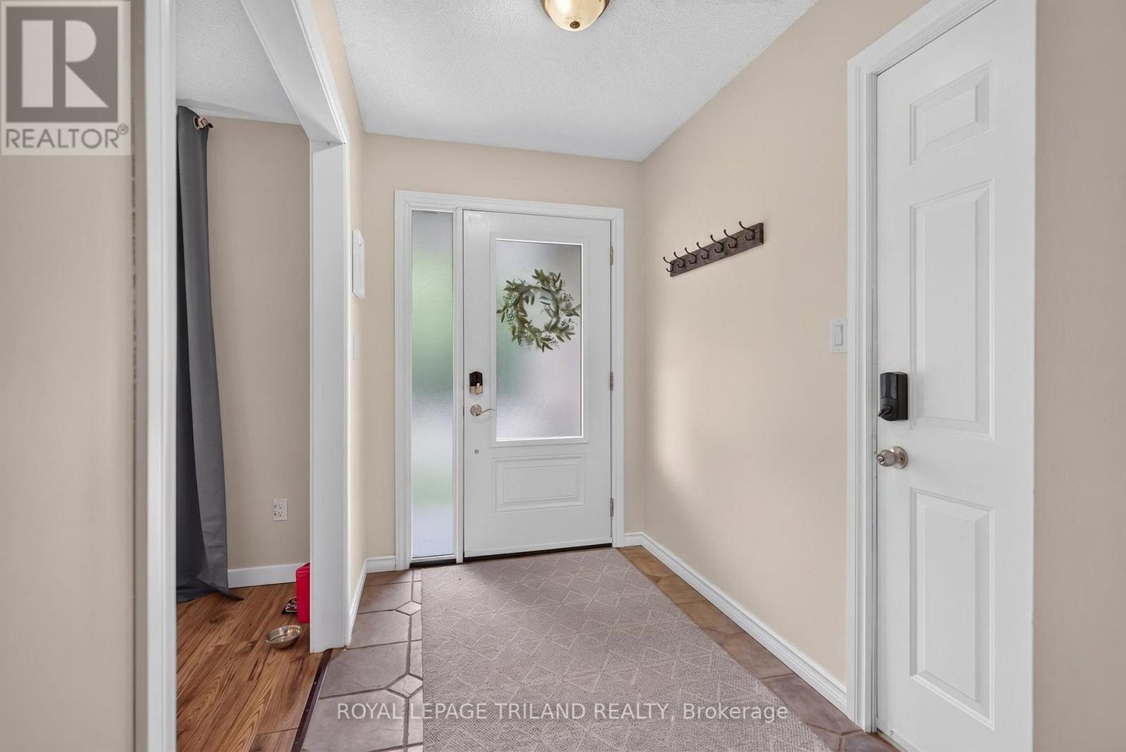 56 PARKVIEW CRESCENT - 3