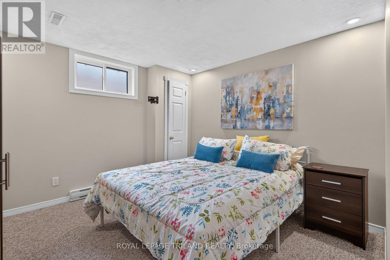 56 PARKVIEW CRESCENT - 34