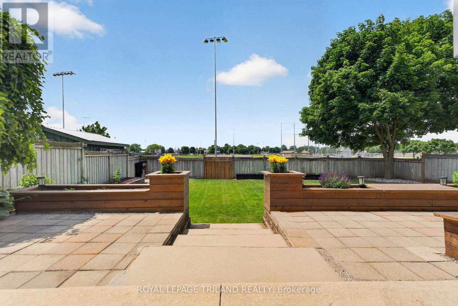 56 PARKVIEW CRESCENT - 42
