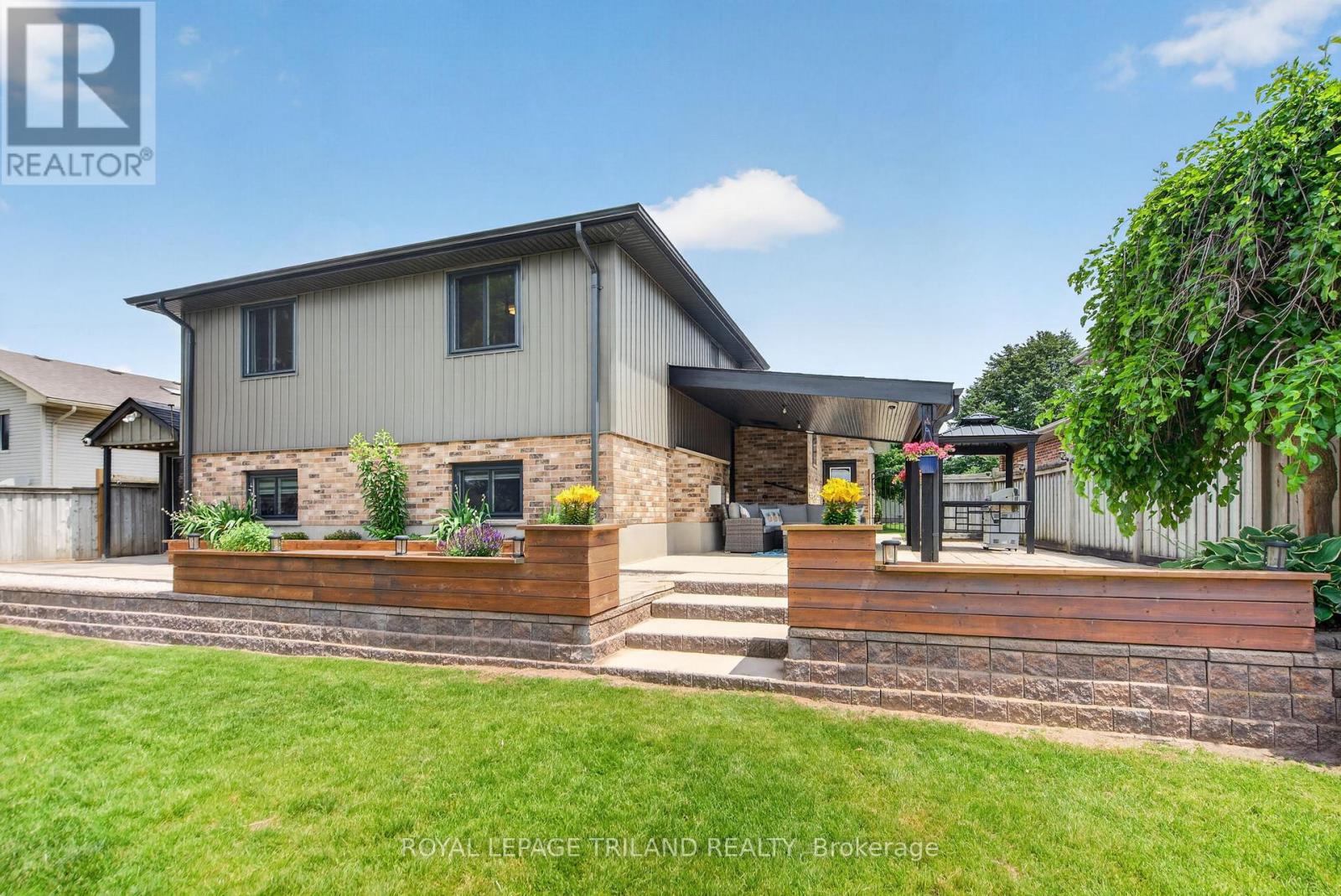56 PARKVIEW CRESCENT - 43