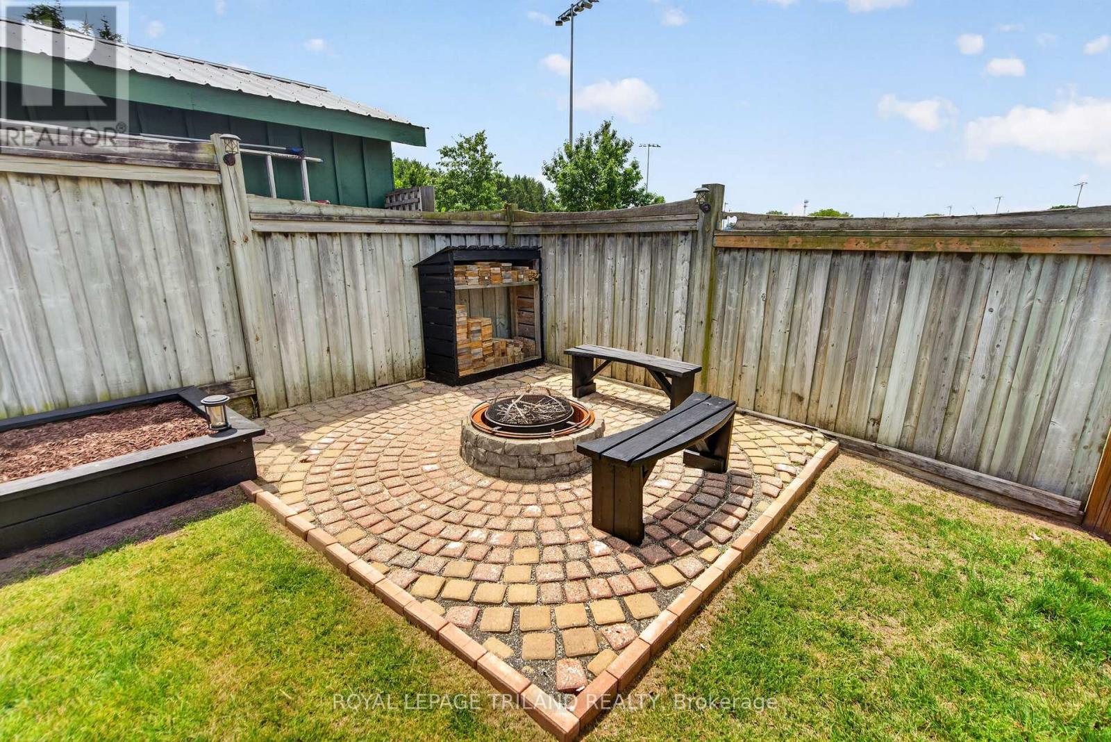 56 PARKVIEW CRESCENT - 44