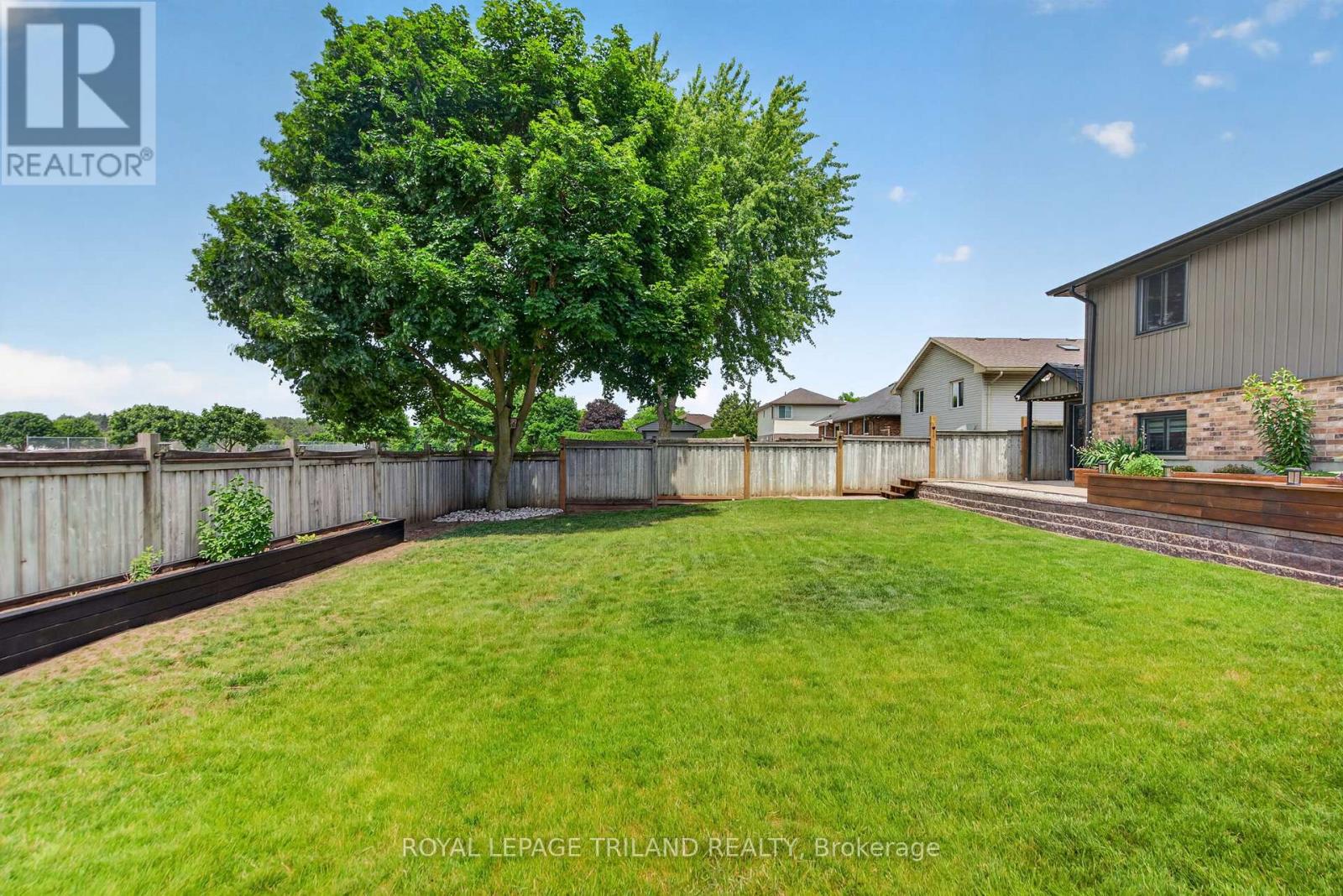 56 PARKVIEW CRESCENT - 45