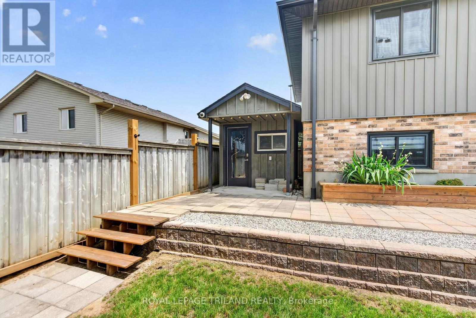 56 PARKVIEW CRESCENT - 46