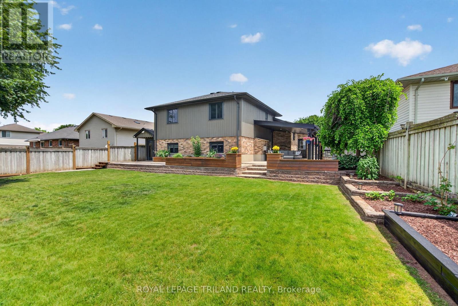 56 PARKVIEW CRESCENT - 49