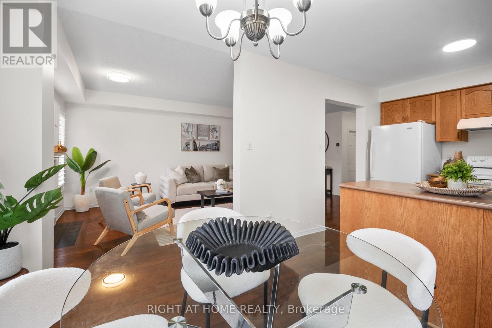 #87 320 AMBLESIDE DRIVE - 12