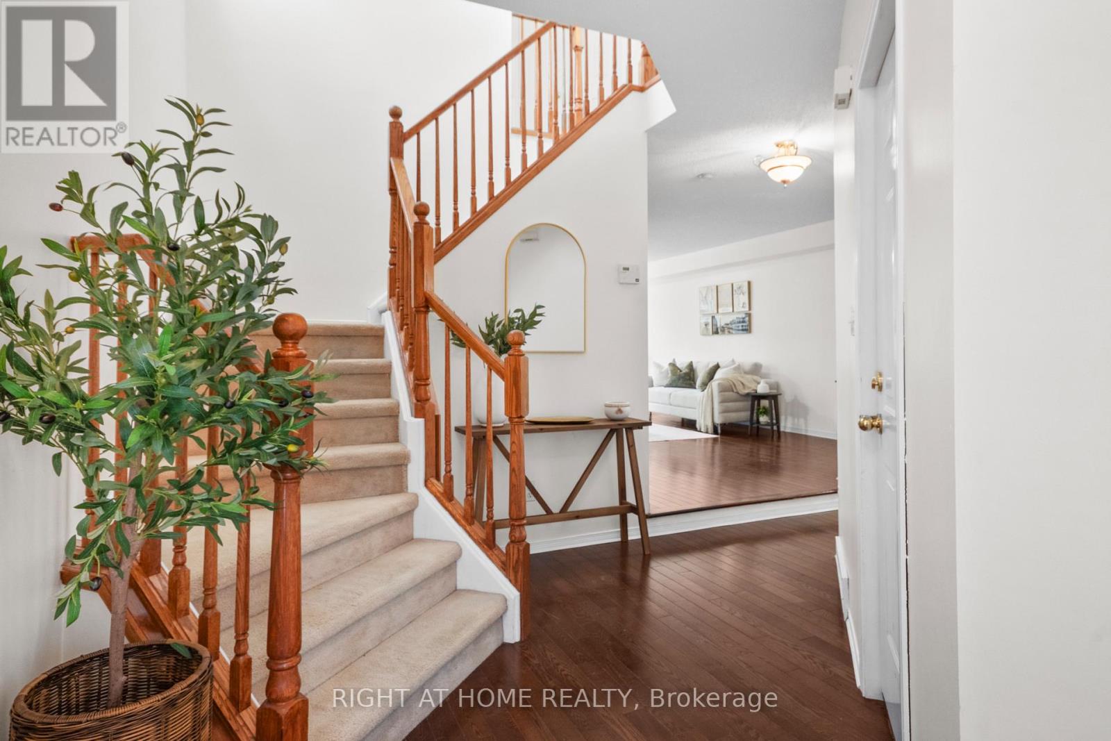 #87 320 AMBLESIDE DRIVE - 4