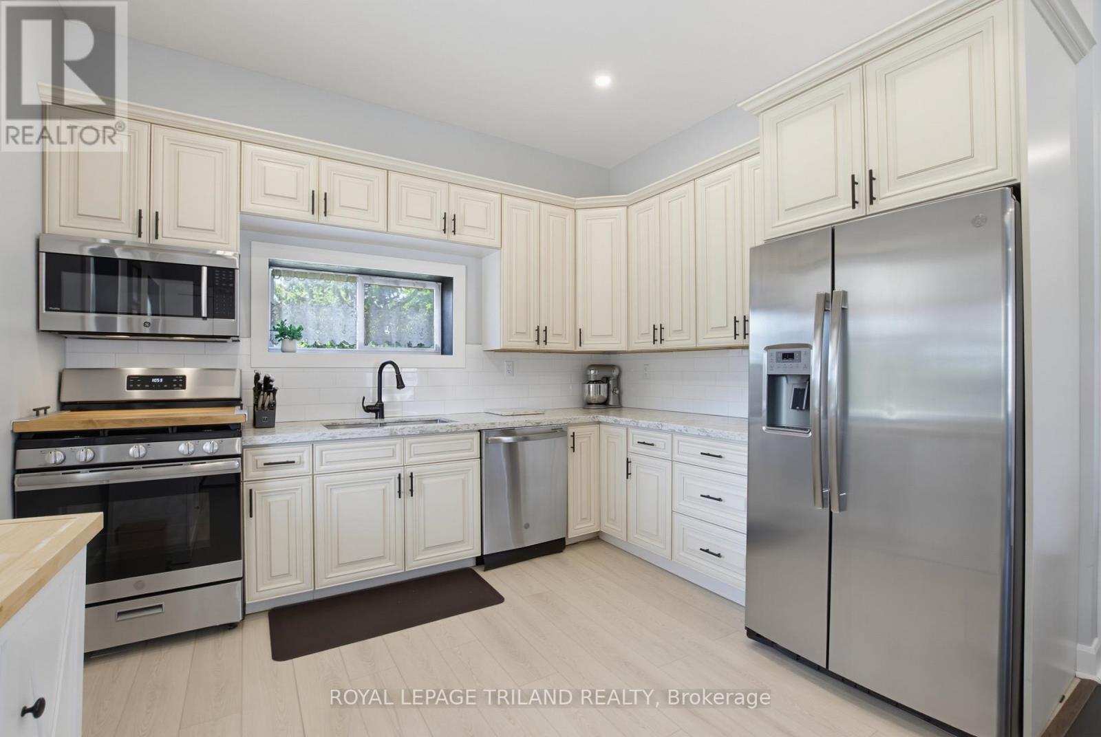 260 GRAHAM STREET - 15
