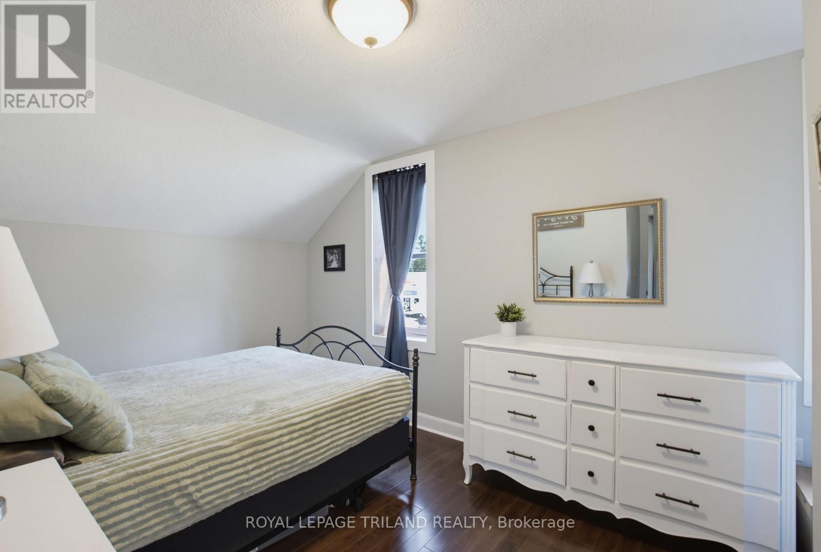 260 GRAHAM STREET - 23