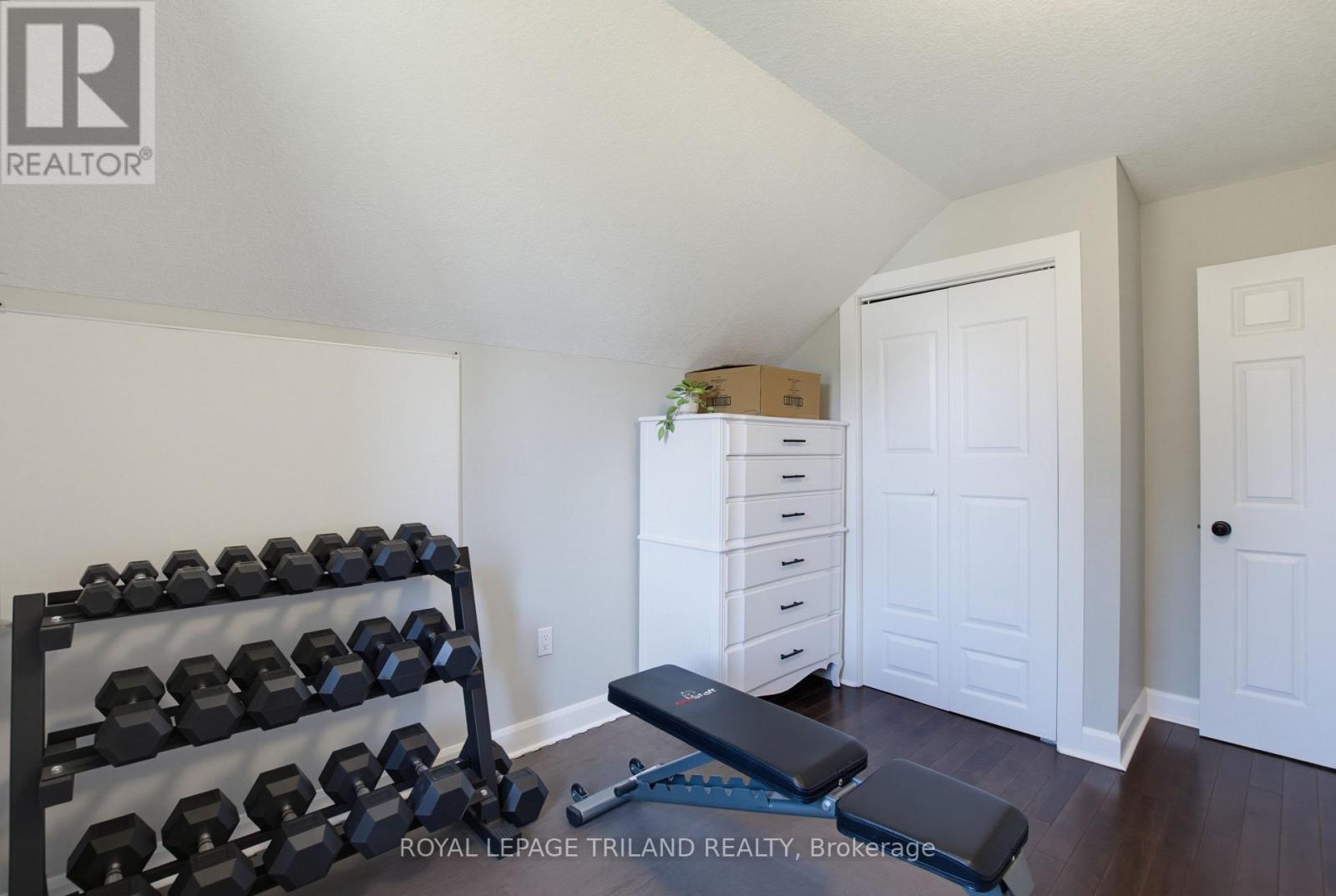 260 GRAHAM STREET - 25