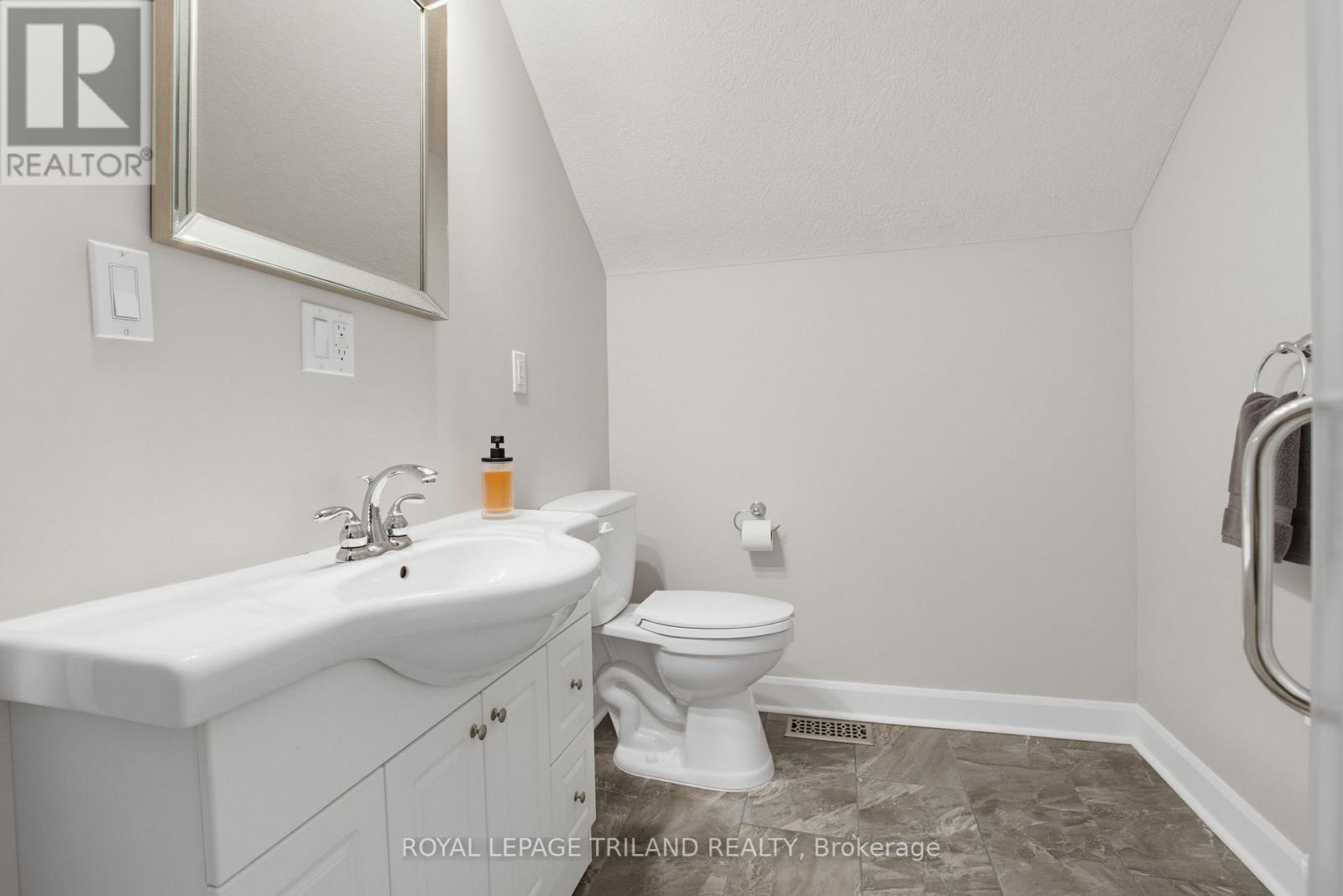 260 GRAHAM STREET - 27