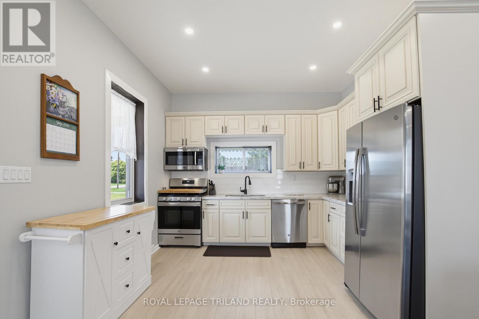 260 GRAHAM STREET - 4