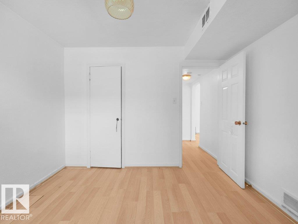 10857 97 ST NW - 32