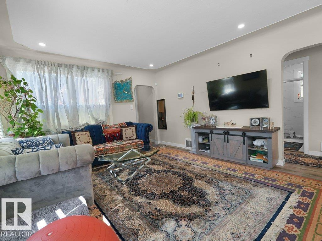 10857 97 ST NW - 3