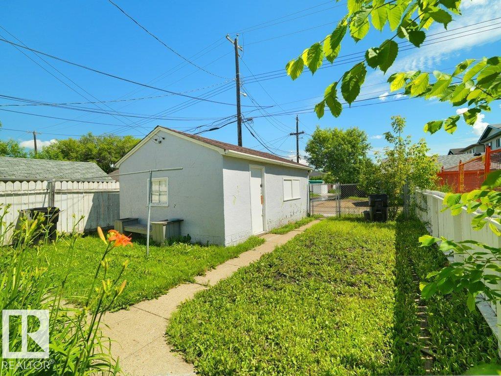 10857 97 ST NW - 38