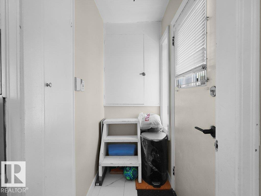 10857 97 ST NW - 18