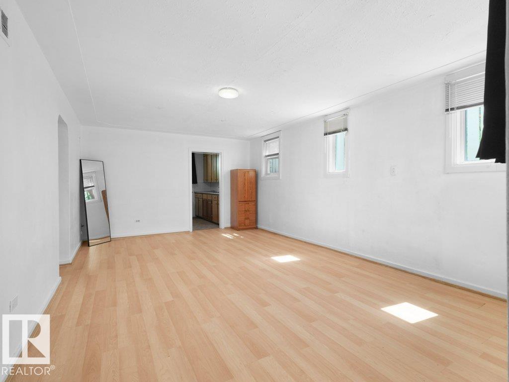 10857 97 ST NW - 23
