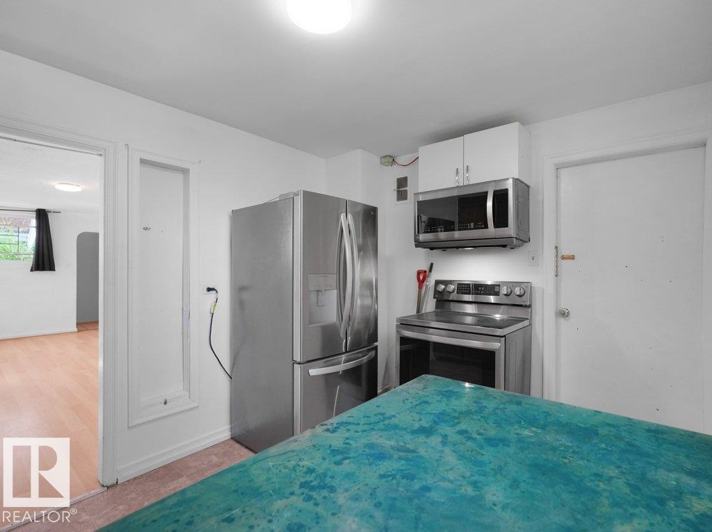 10857 97 ST NW - 27